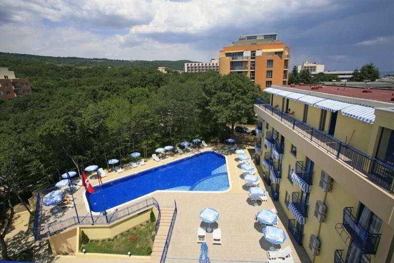 Blue Sky Hotel - & Parking Golden Sands Esterno foto